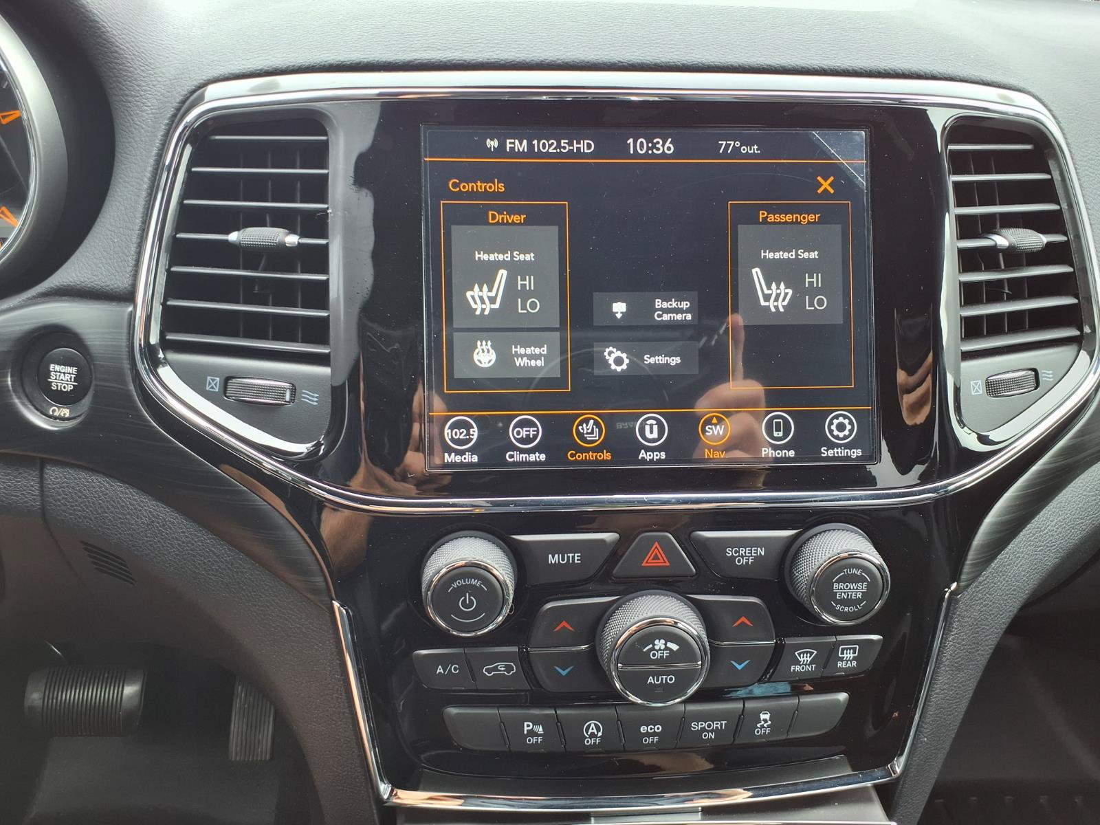 Used 2020 Jeep Grand Cherokee Altitude AWD/4WD image 15