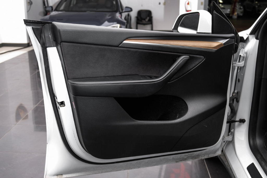 Used 2023 Tesla Model Y Long Range AWD/4WD image 51