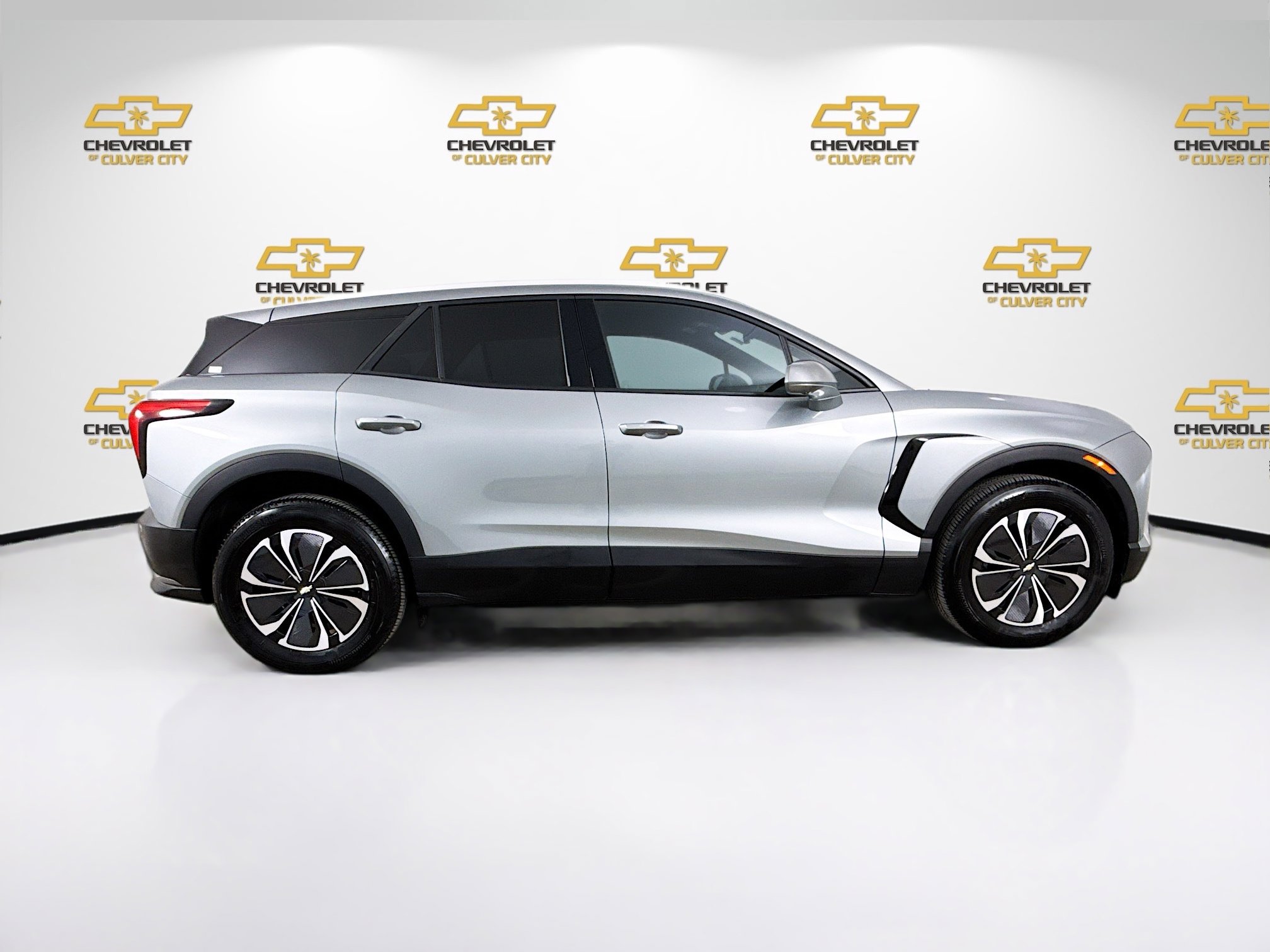 Used 2024 Chevrolet Blazer EV LT image 8