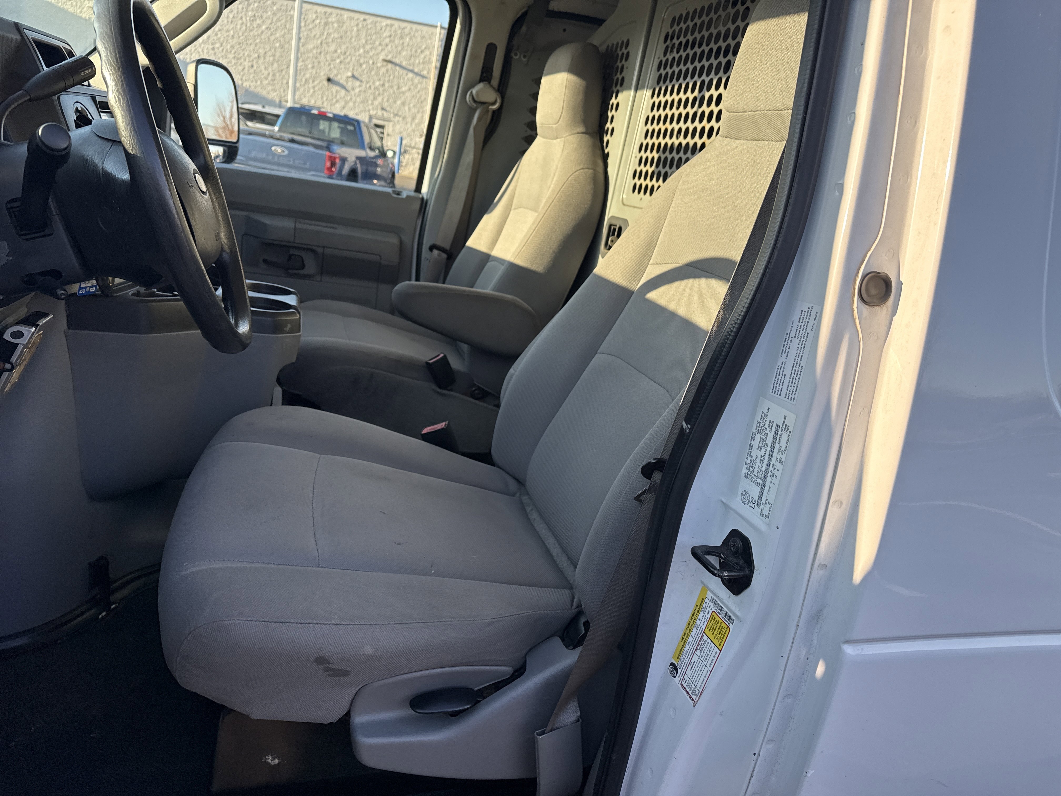 Used 2014 Ford E-250 and Econoline 250 image 13