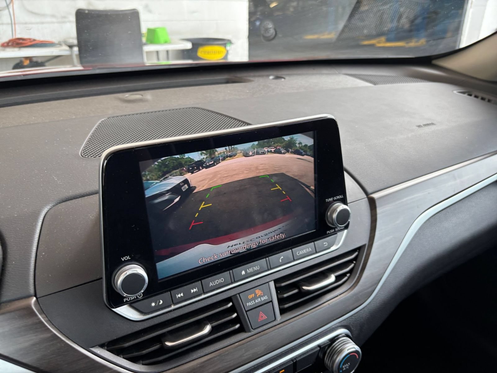 Used 2025 Nissan Altima 2.5 SV FWD image 24
