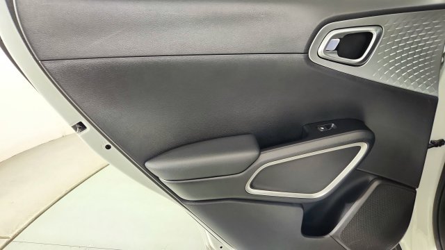 Used 2021 Kia Soul LX FWD image 22