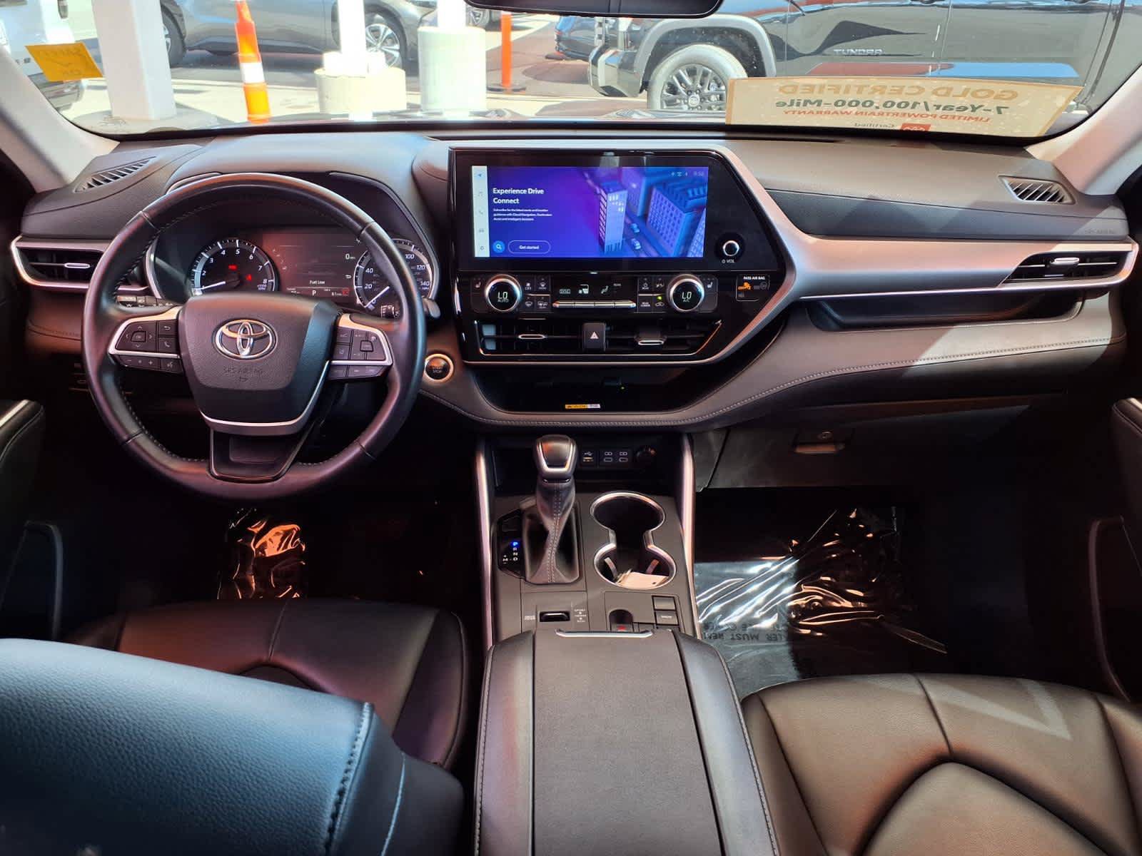 Used 2024 Toyota Highlander XLE FWD image 15