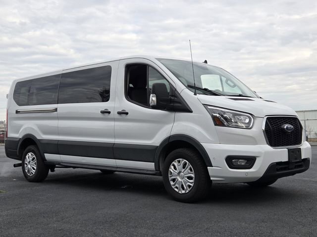 Used 2023 Ford Transit 350 XLT image 4