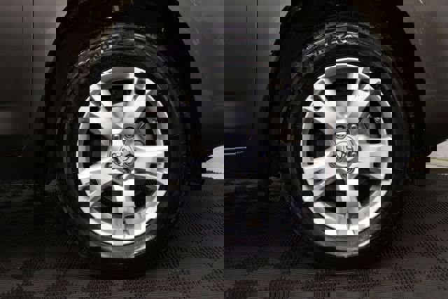 Used 2011 Toyota RAV4 LE w/ Upgrade Value Pkg image 5