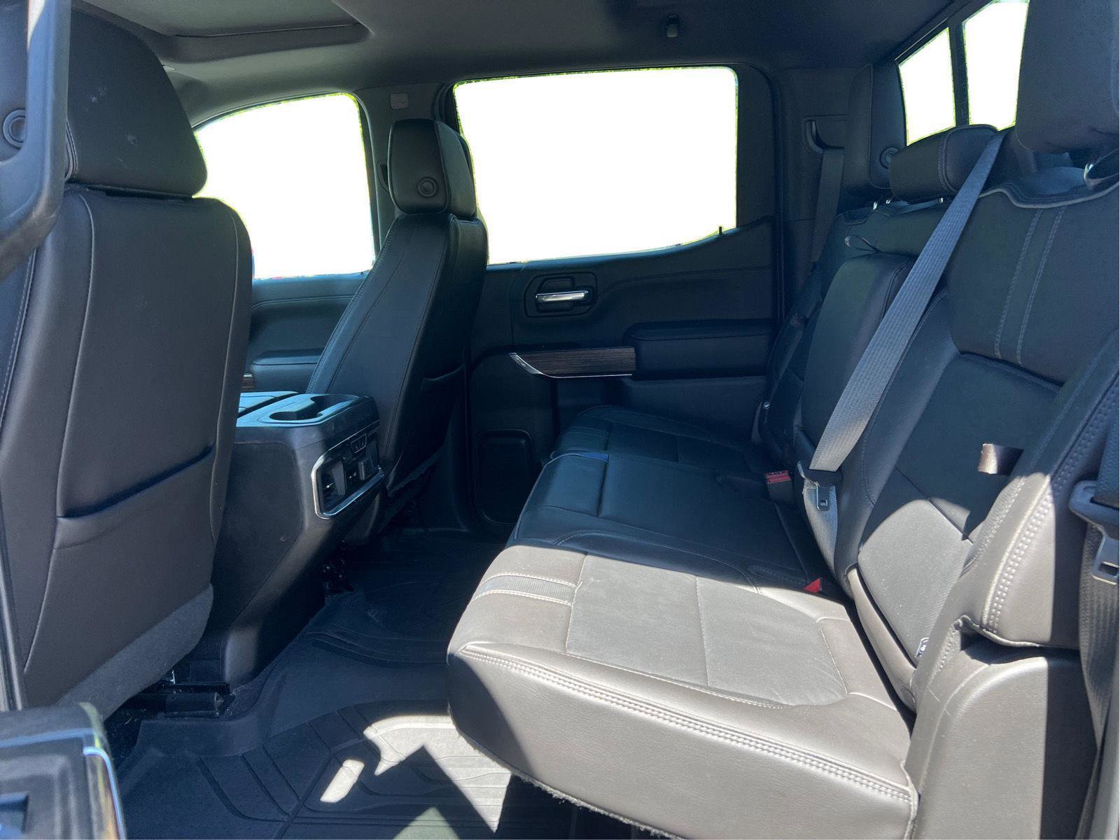 Used 2019 Chevrolet Silverado 1500 High Country w/ Technology Package AWD/4WD image 7