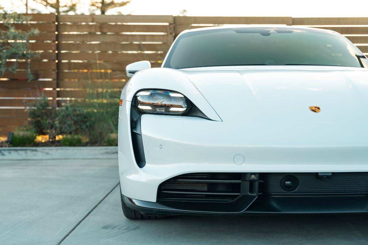Used 2022 Porsche Taycan Turbo S AWD/4WD image 29