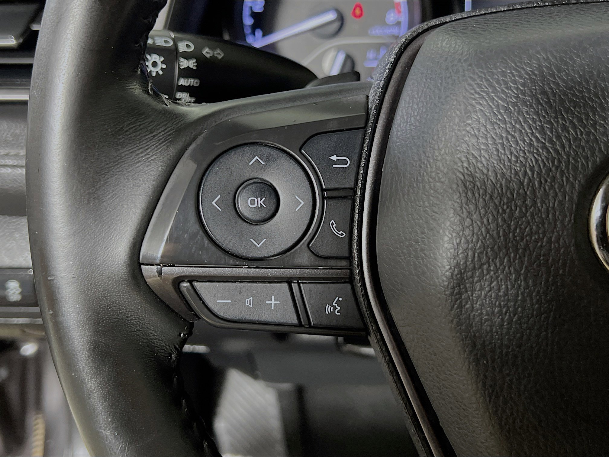 Used 2023 Toyota Camry SE image 19