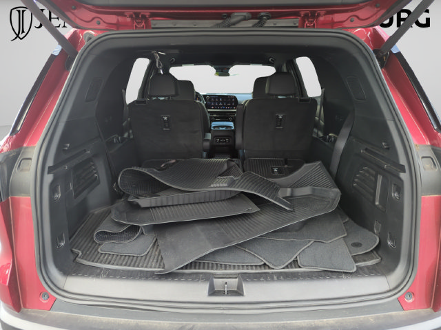 Used 2024 Chevrolet Traverse LT w/ Enhanced Driving Package FWD image 19