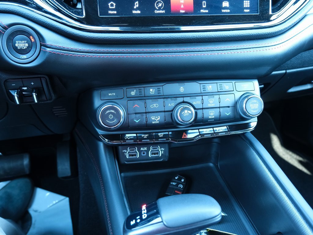 Used 2024 Dodge Durango GT image 22