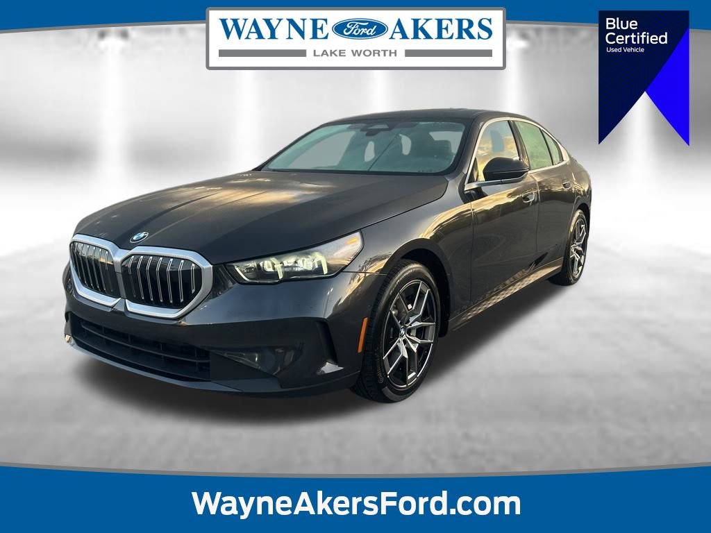 Used 2026 BMW 530i RWD image 1