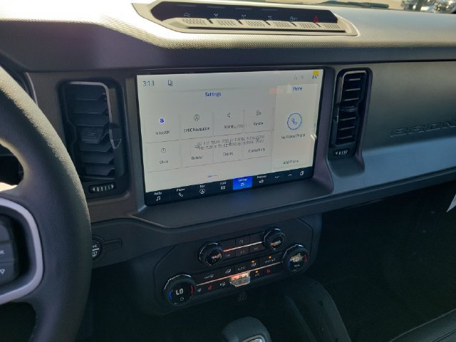 New 2026 Ford Bronco Badlands w/ Sasquatch Package AWD/4WD image 7