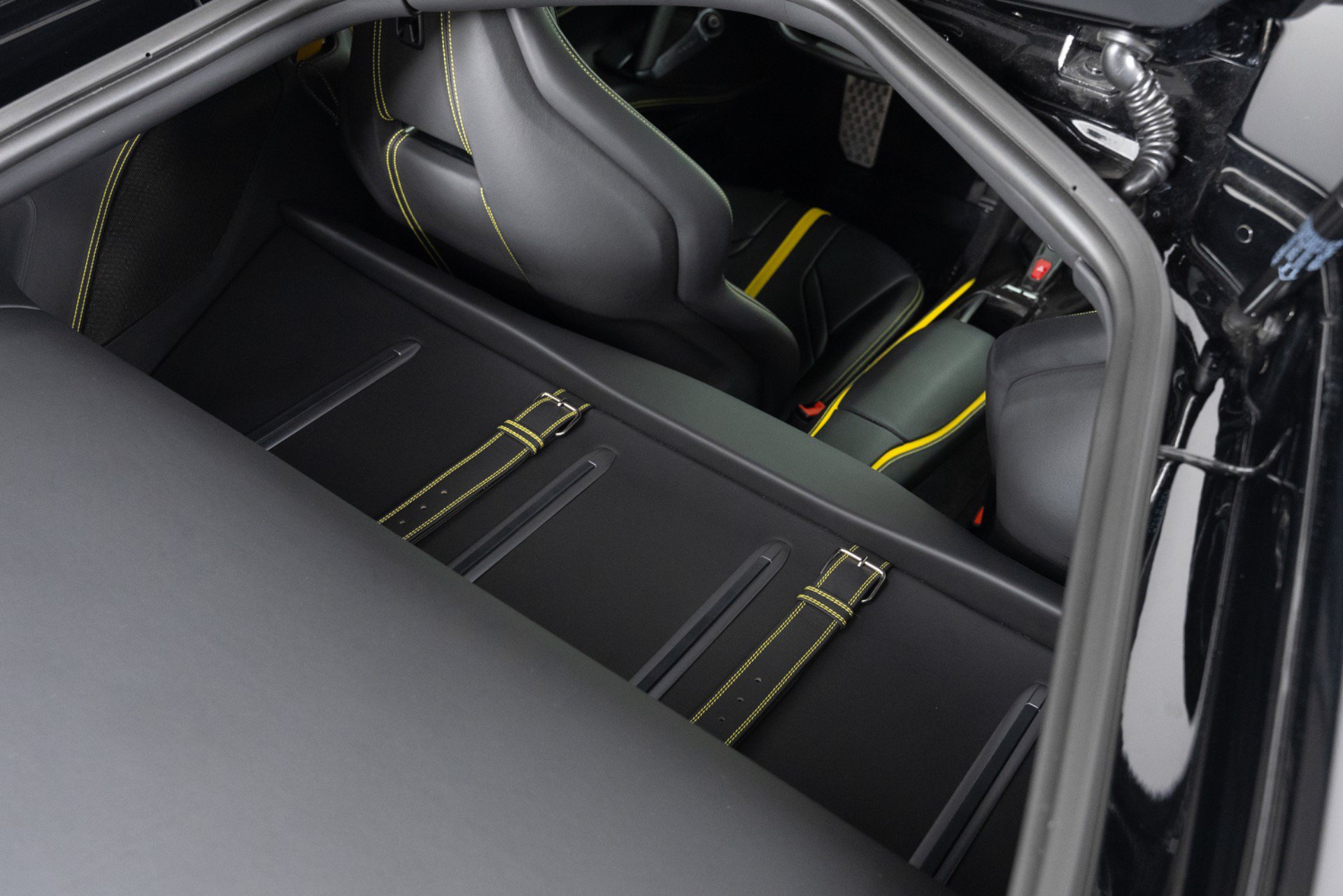 Used 2019 Ferrari 812 Superfast RWD image 34