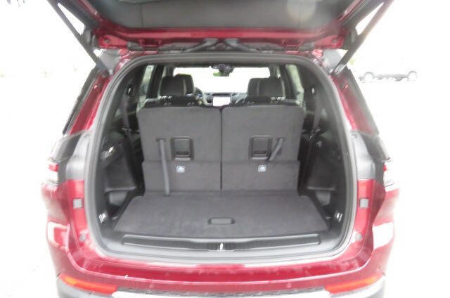New 2025 Jeep Grand Cherokee L Limited w/ Trailer Tow Package image 10