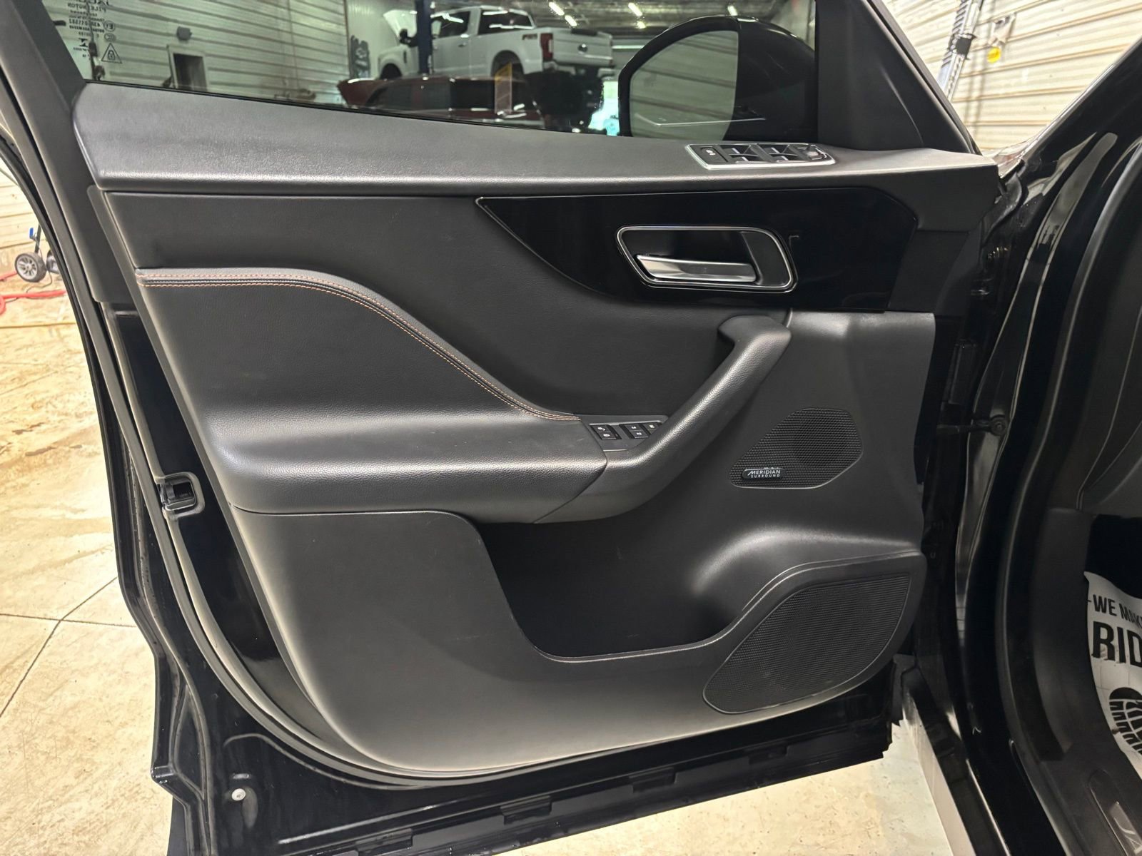 Used 2020 Jaguar F-PACE Prestige image 11