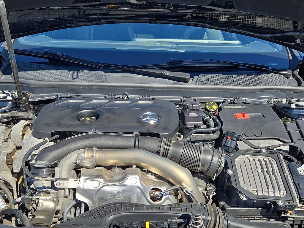 Used 2025 Mercedes-Benz CLA 250 4MATIC image 29