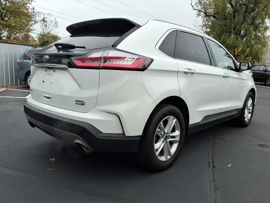 Used 2019 Ford Edge SEL w/ Equipment Group 201A image 3