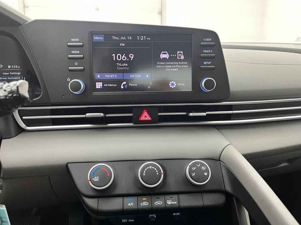 Used 2023 Hyundai Elantra SE FWD image 24