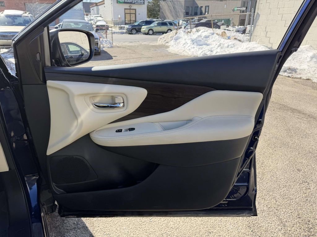 Used 2024 Nissan Murano Platinum w/ Cargo Package image 13