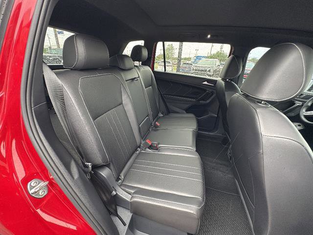 Certified 2024 Volkswagen Tiguan SE R-Line AWD/4WD image 15