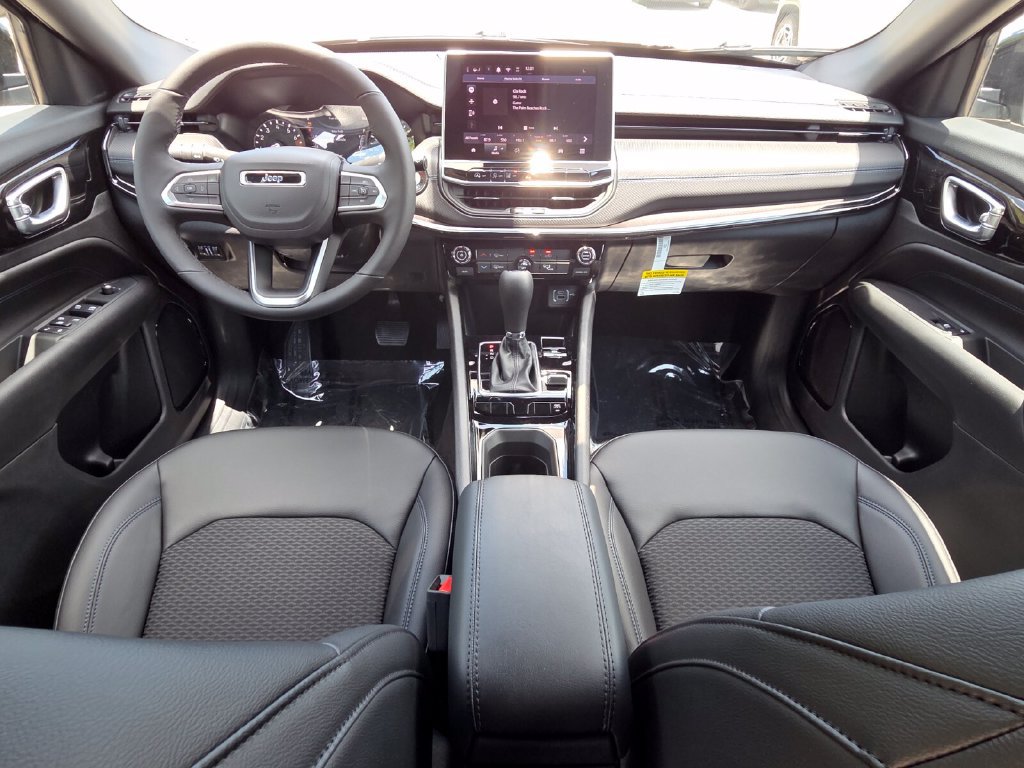 New 2026 Jeep Compass Latitude AWD/4WD image 24