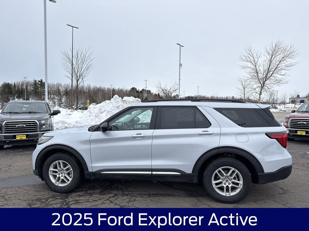 Used 2025 Ford Explorer Active image 10