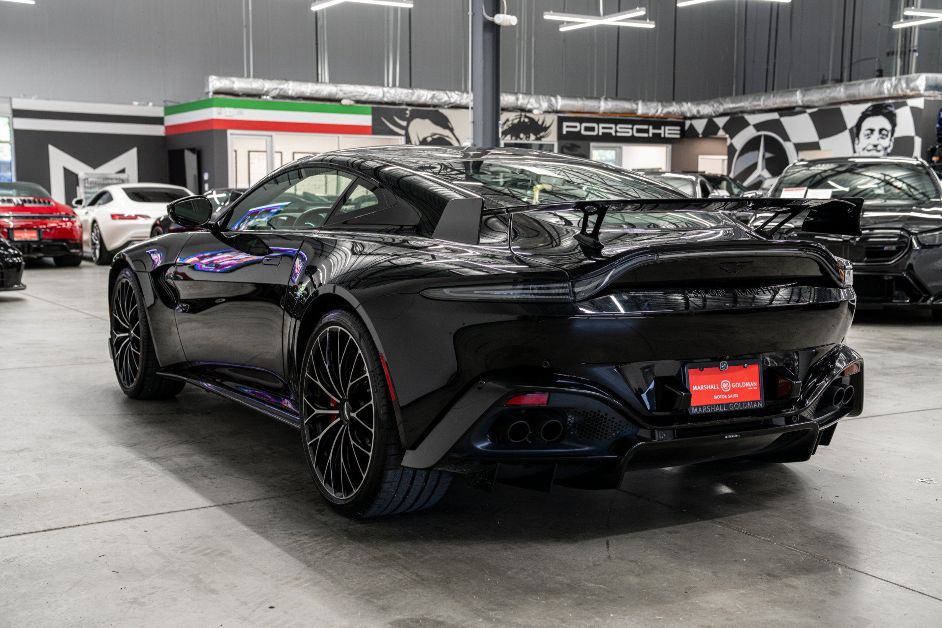 Used 2023 Aston Martin V8 Vantage Coupe RWD image 6