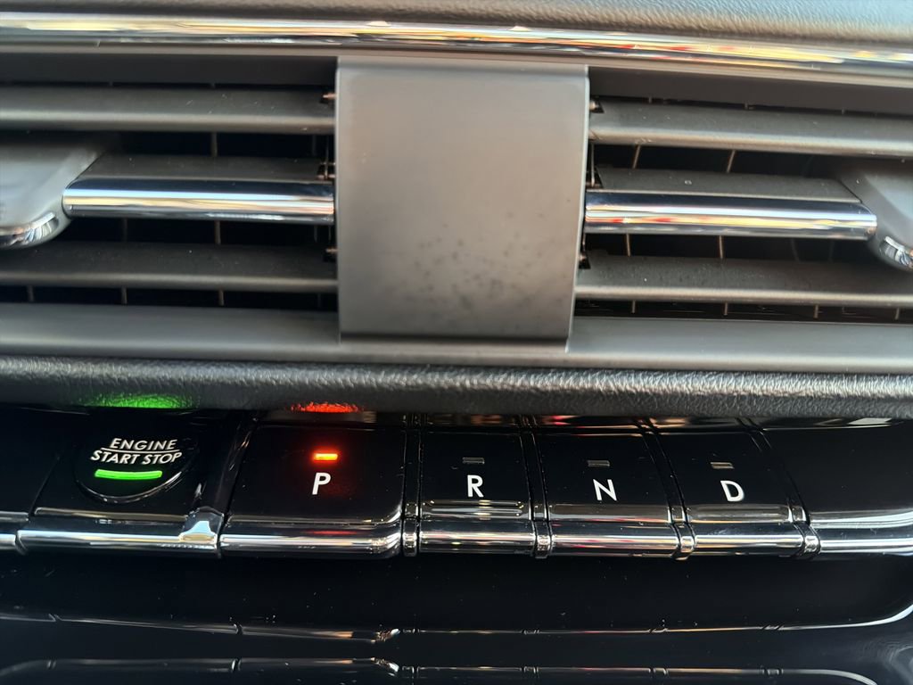 Used 2025 Lincoln Corsair Reserve image 26