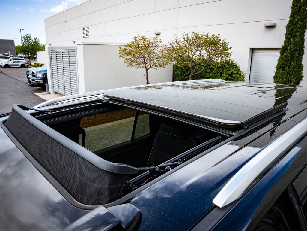 Used 2025 Chevrolet Tahoe Premier image 14
