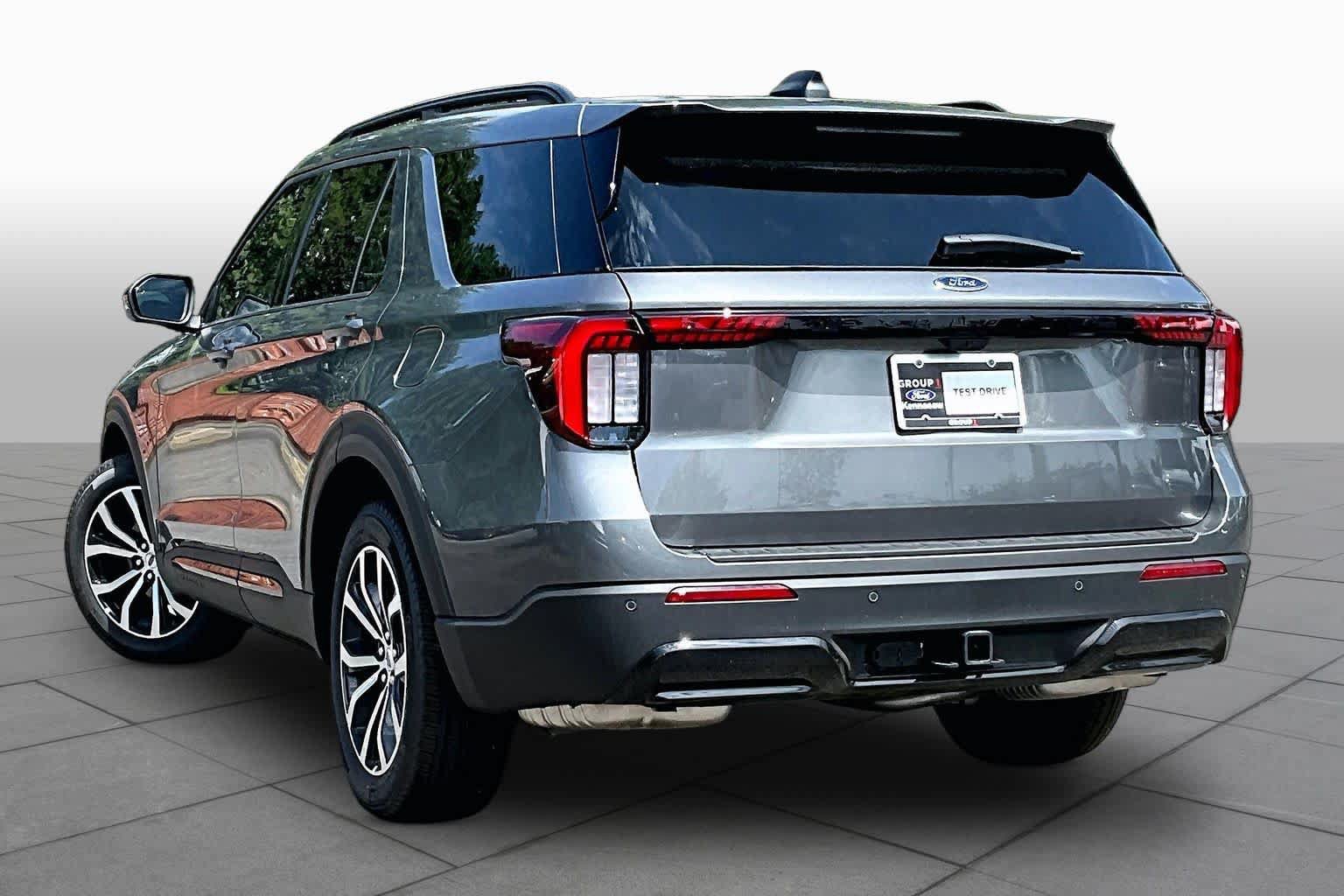 New 2026 Ford Explorer ST-Line RWD image 11