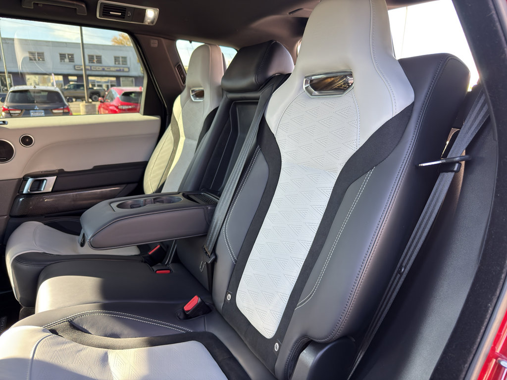 Used 2022 Land Rover Range Rover Sport SVR image 22
