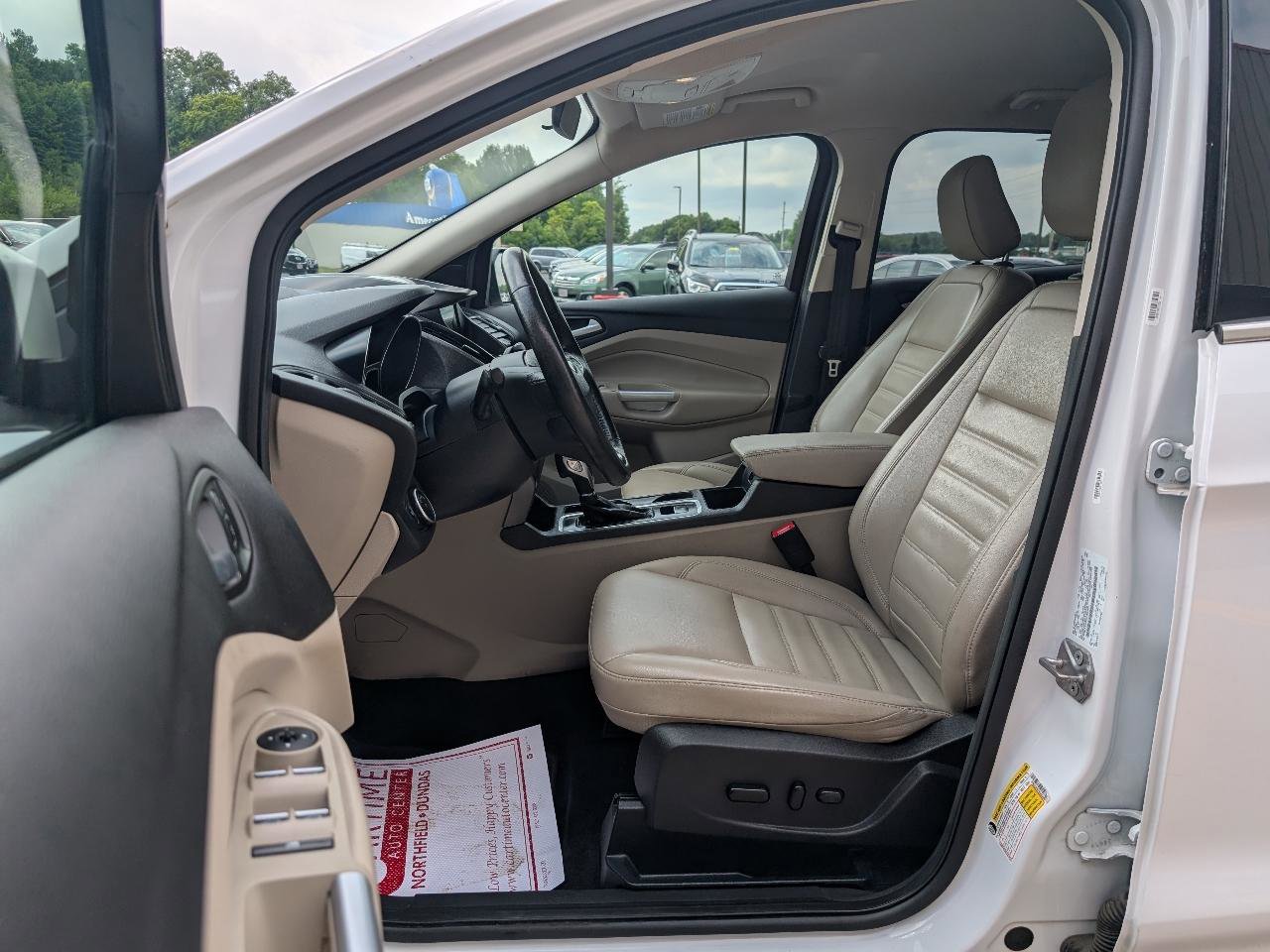 Used 2019 Ford Escape SEL image 9