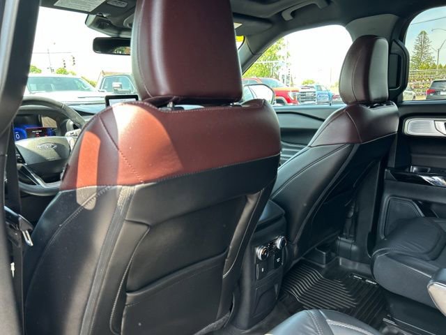 Used 2023 Ford Explorer Platinum w/ Technology Package AWD/4WD image 22