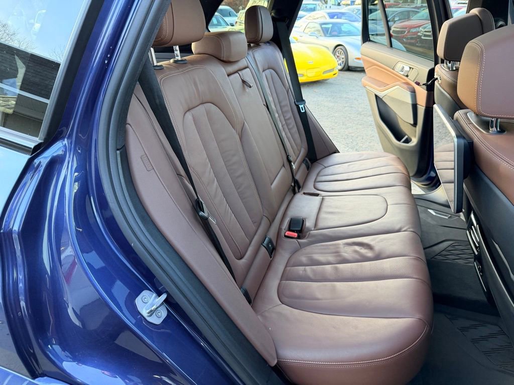 Used 2020 BMW X5 M50i image 27
