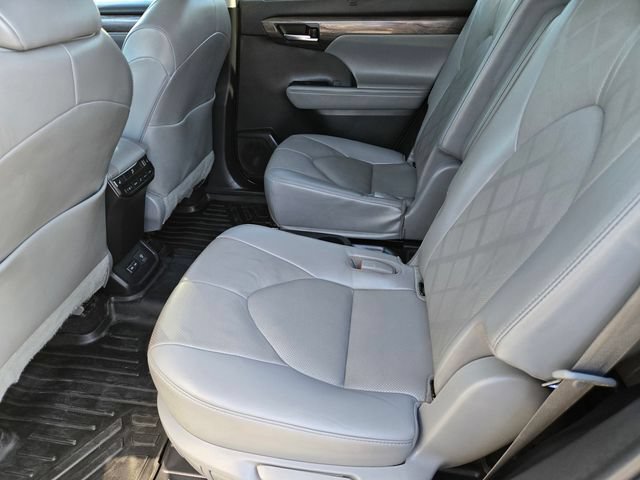 Used 2022 Toyota Highlander Platinum AWD/4WD image 15