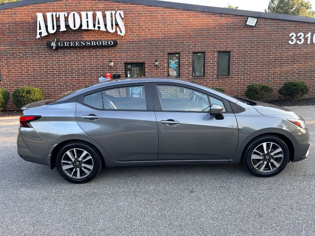 Used 2022 Nissan Versa SV FWD image 10