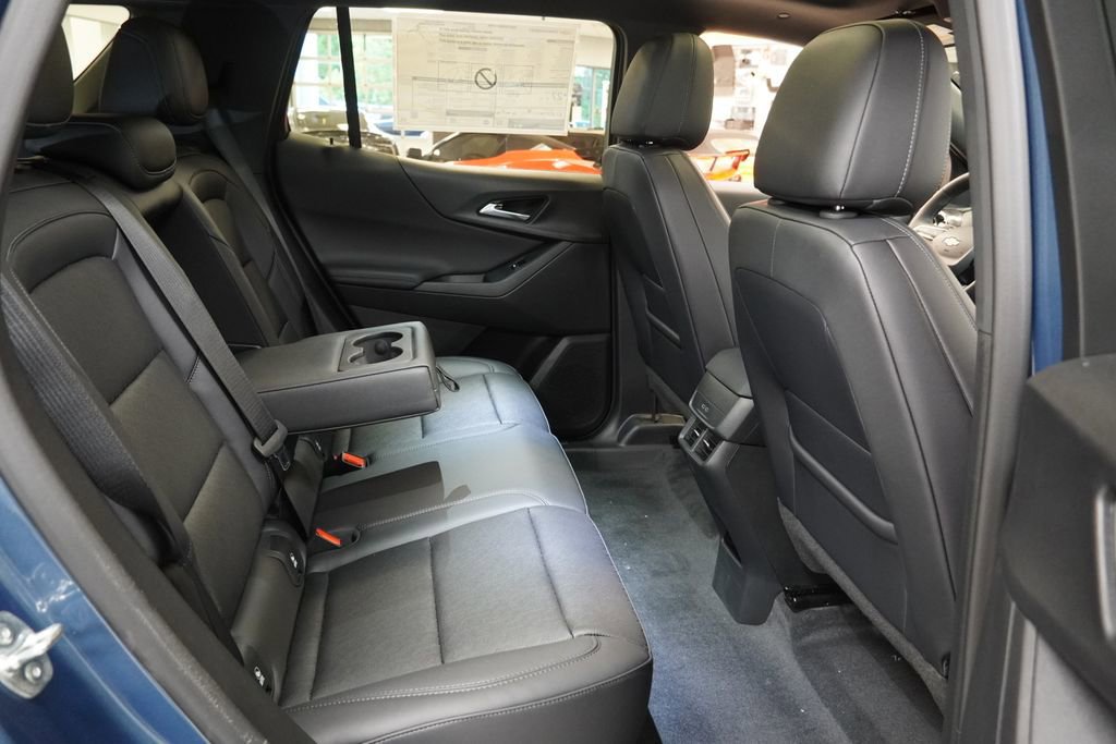 New 2026 Chevrolet Equinox LT w/ Convenience Package II FWD image 34
