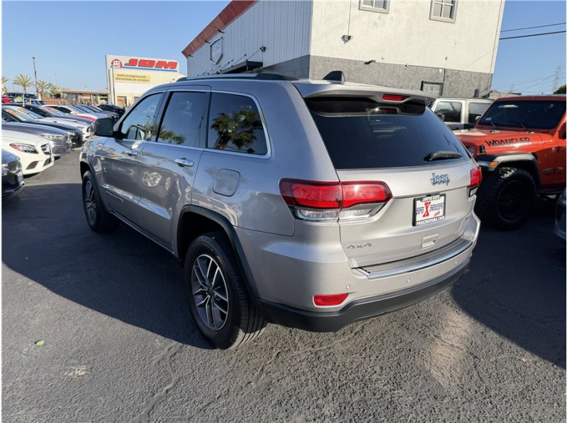 Used 2020 Jeep Grand Cherokee Limited w/ Luxury Group II image 4