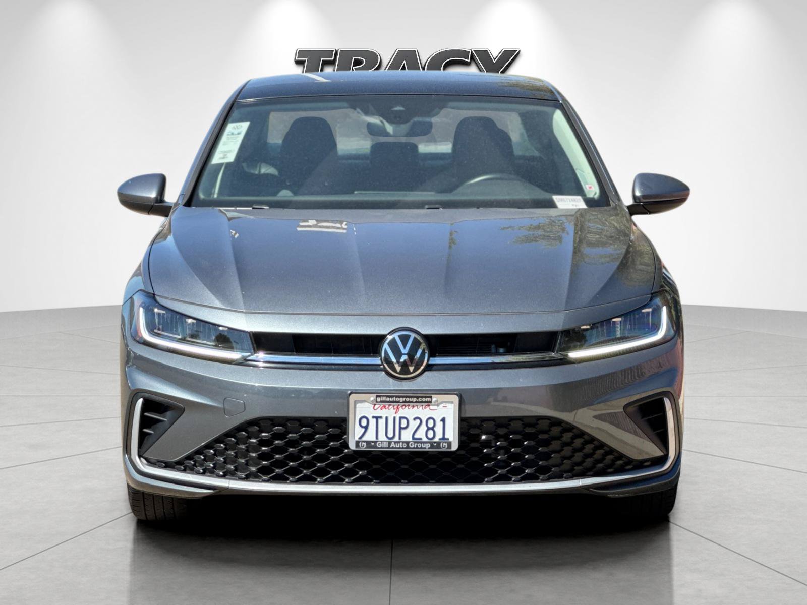 Used 2025 Volkswagen Jetta SE FWD image 9