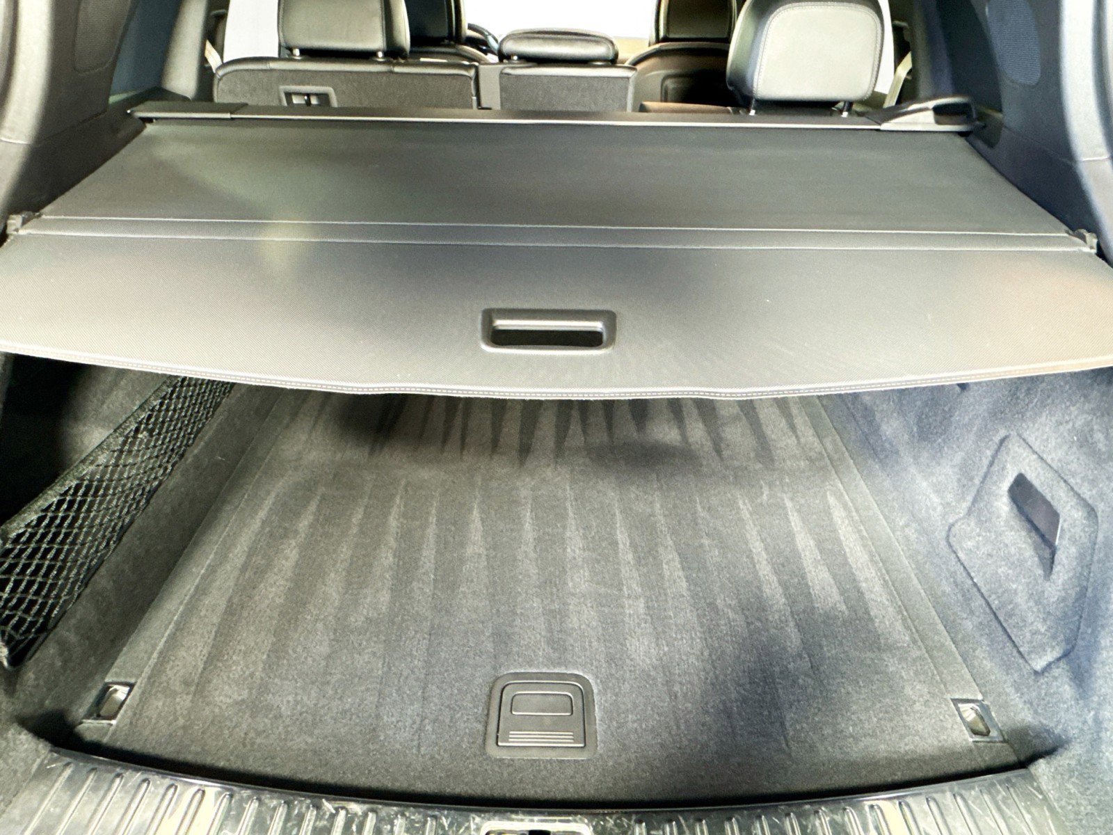 Used 2023 Porsche Cayenne Platinum Edition image 23