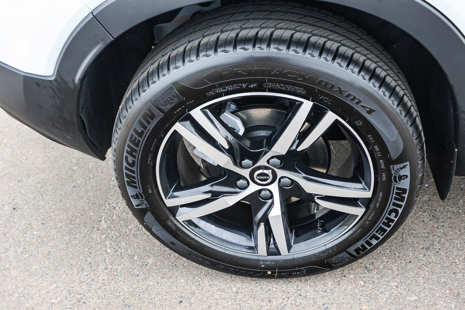 New 2026 Volvo XC40 B5 Core w/ Climate Package image 13