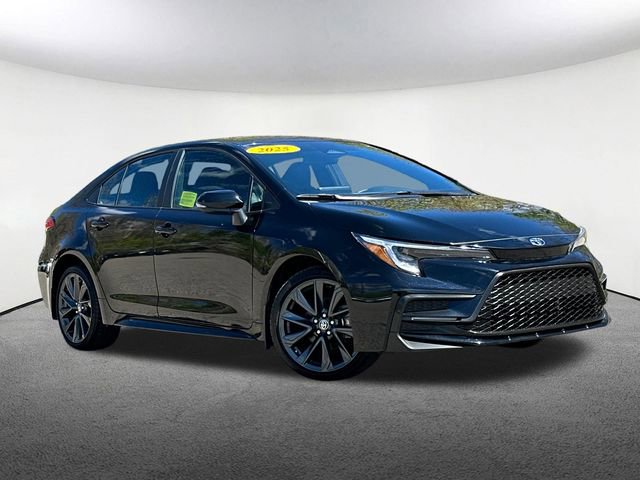 Used 2025 Toyota Corolla SE FWD image 2