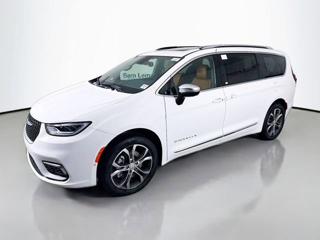 New 2026 Chrysler Pacifica Pinnacle w/ Trailer Tow Group AWD/4WD image 3