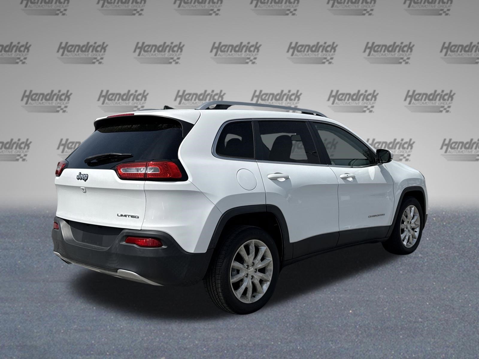 Used 2017 Jeep Cherokee Limited image 9