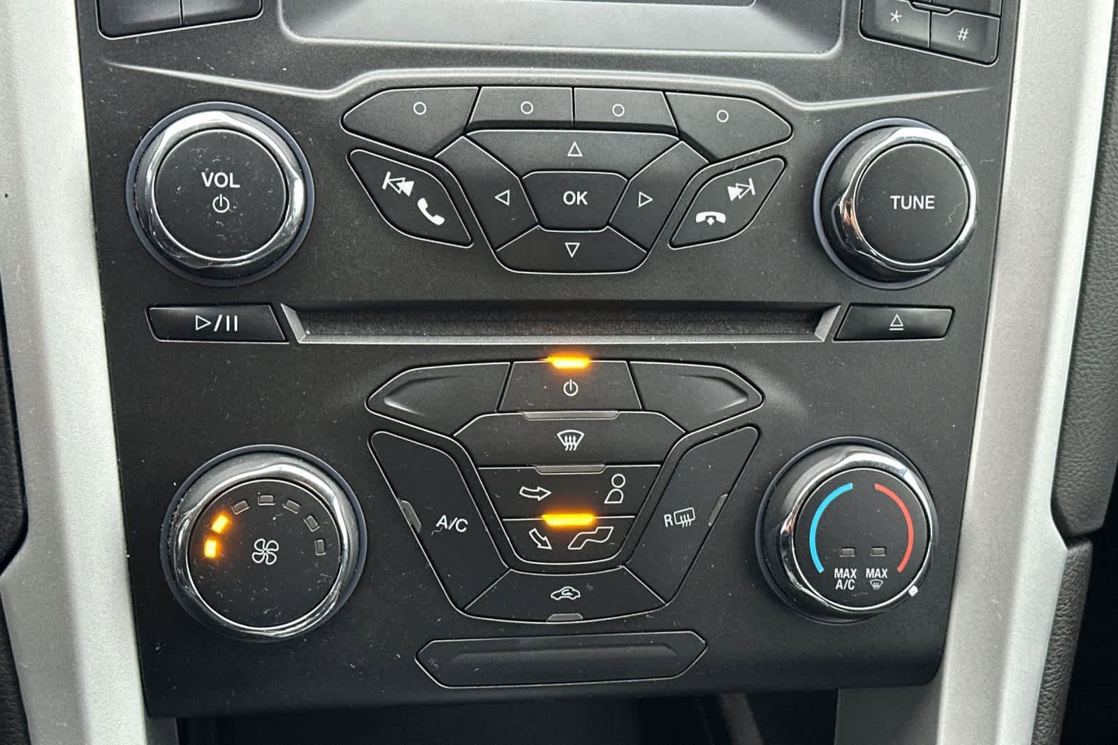 Used 2015 Ford Fusion SE image 20