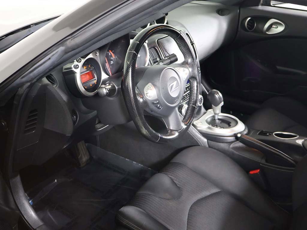 Used 2020 Nissan 370Z Coupe image 17