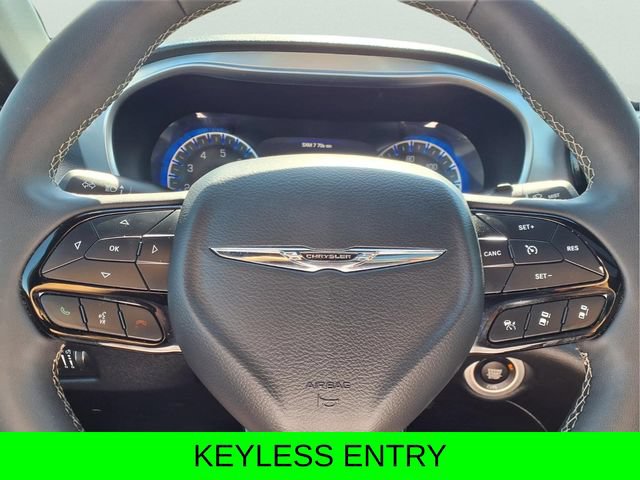 Used 2025 Chrysler Pacifica Limited FWD image 19