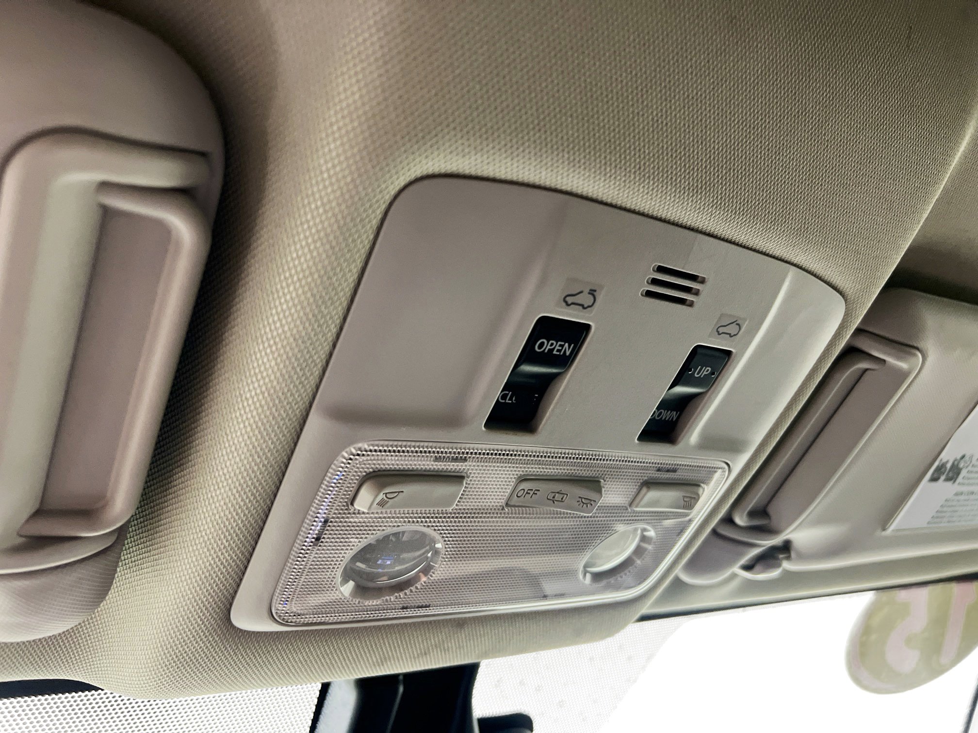 Used 2015 Toyota RAV4 Limited w/ Technology Package image 22