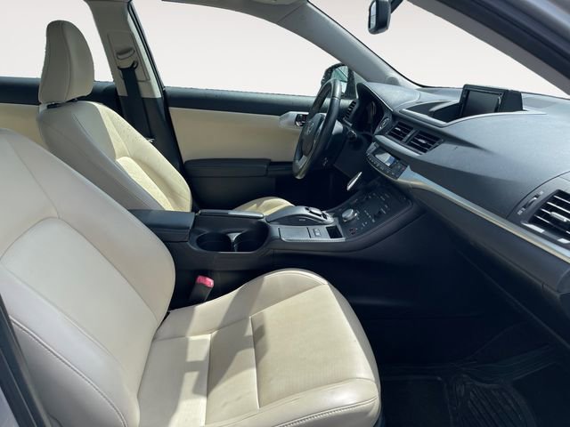 Used 2013 Lexus CT 200h w/ Premium Pkg w/Navigation FWD image 15