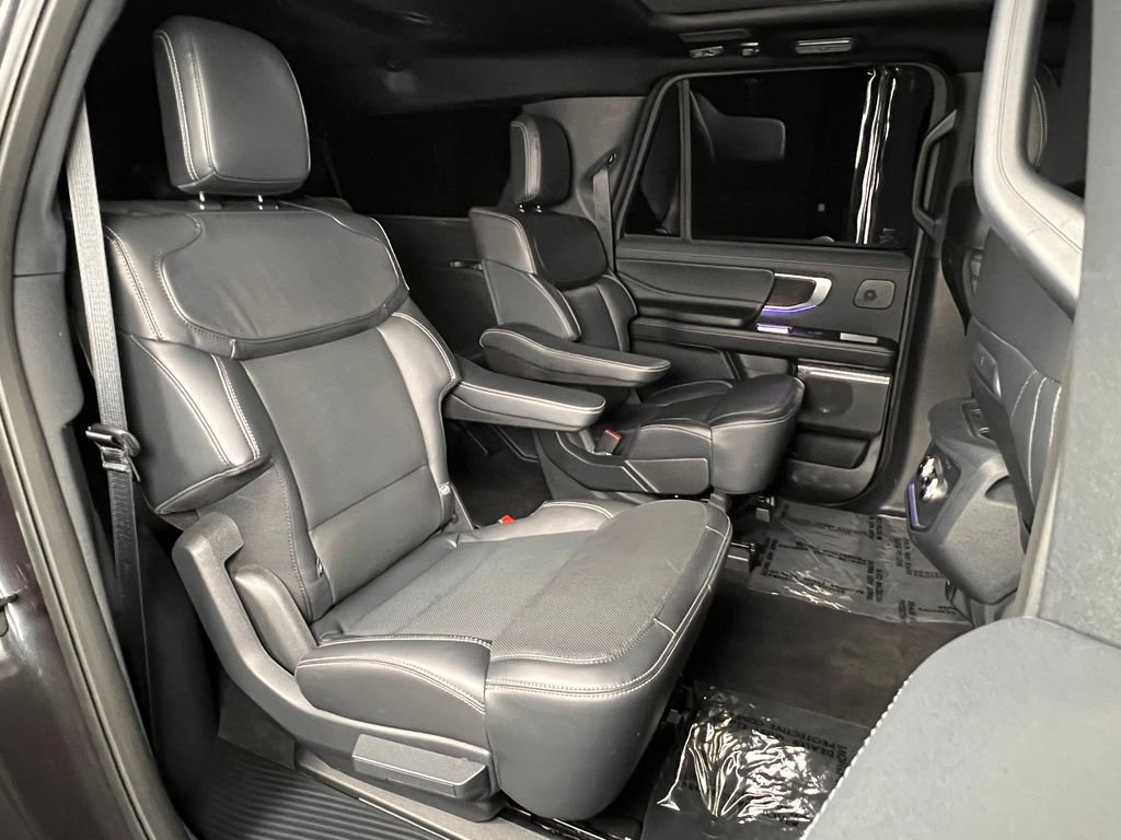 Used 2025 Ford Expedition Max Platinum w/ Stealth Performance Package AWD/4WD image 29